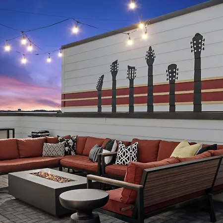 Cool Nashville Townhouse Close To Downtown